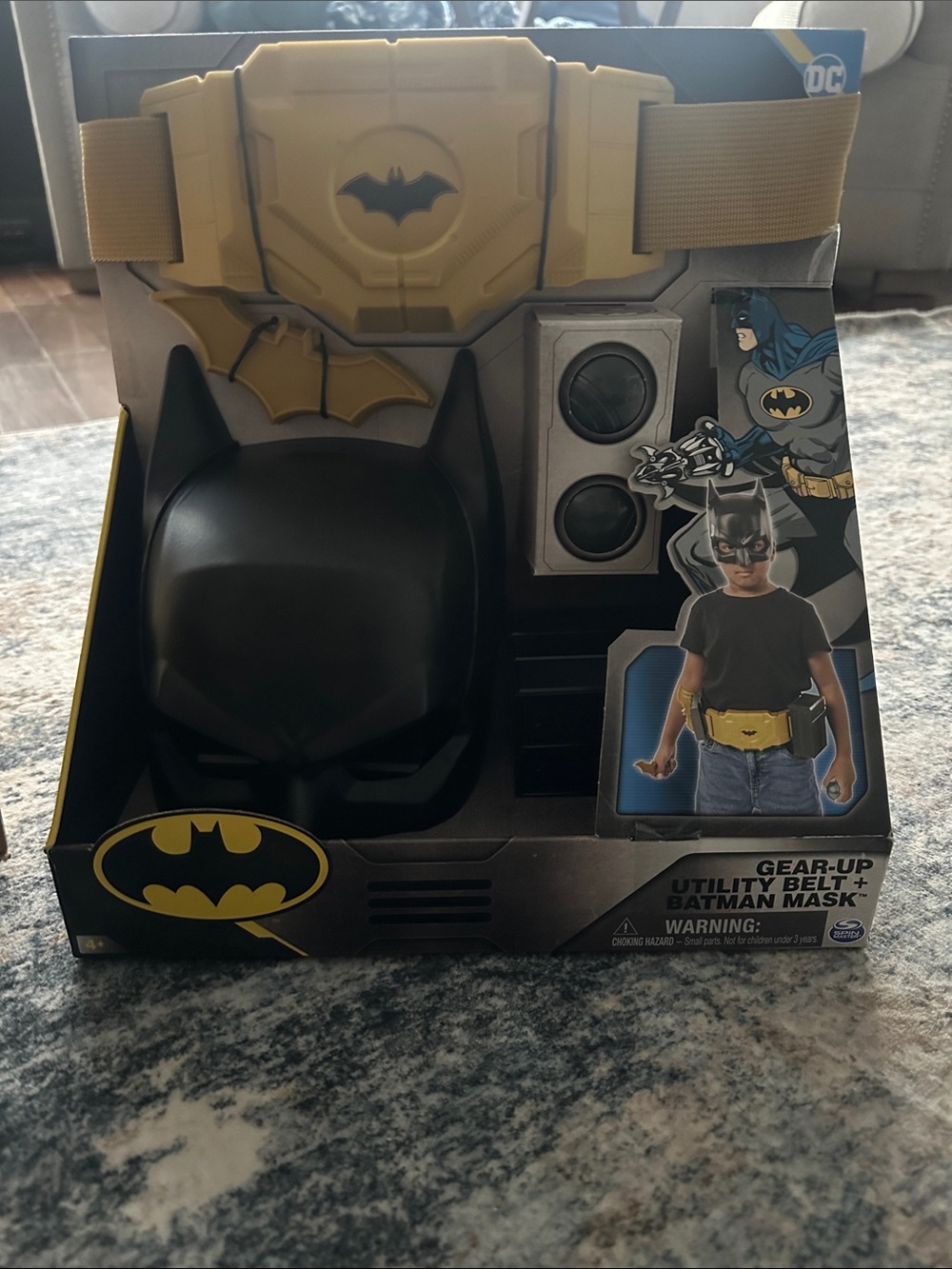 Batman Gear-Up Utility Belt & Mask - Yellow and Black